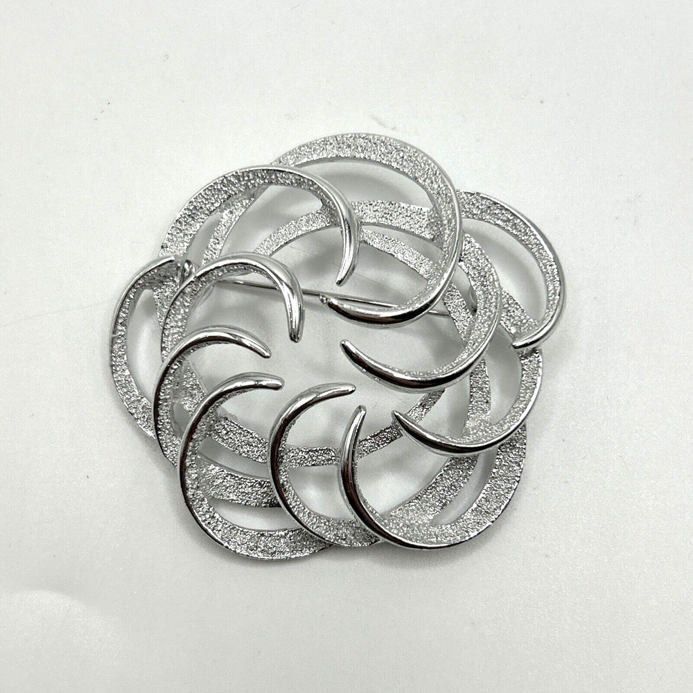 Vintage Sarah Coventry Tailored Swirl Textured Silver Tone Brooch Pin Signed - Picture 3 of 8